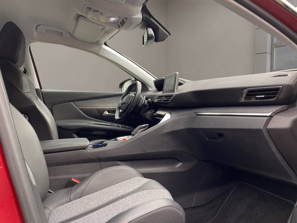 PEUGEOT 3008 Essence 130ch Automatique Allure-image-5
