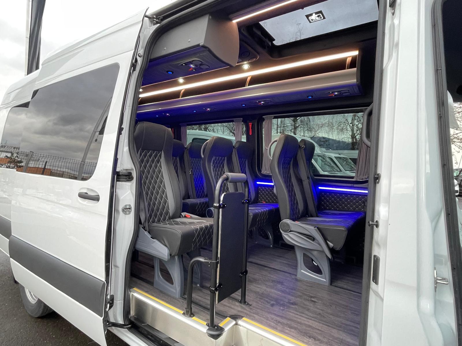 MERCEDES-BENZ Sprinter 517 CDI Transport 19 PLACES ROGUS-image-10