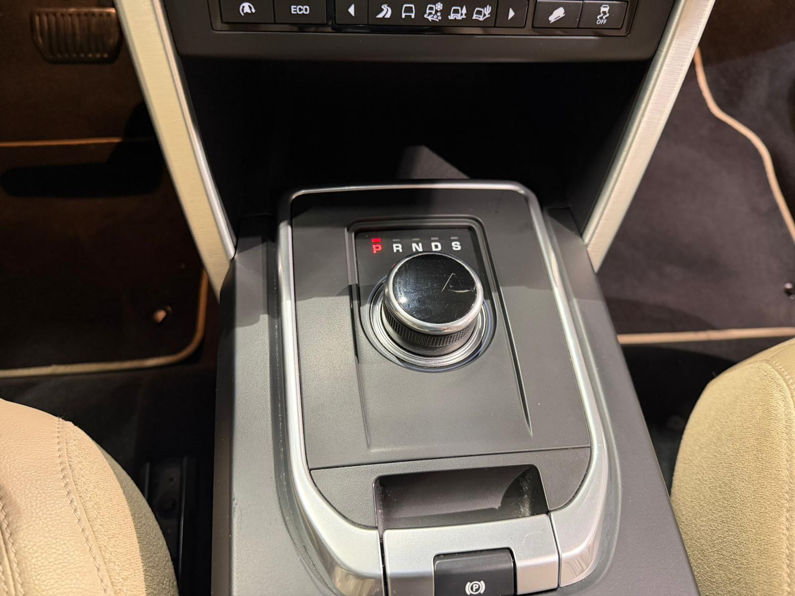 LAND ROVER Discovery Sport 2.0 TD4 HSE Luxury AT9-image-18