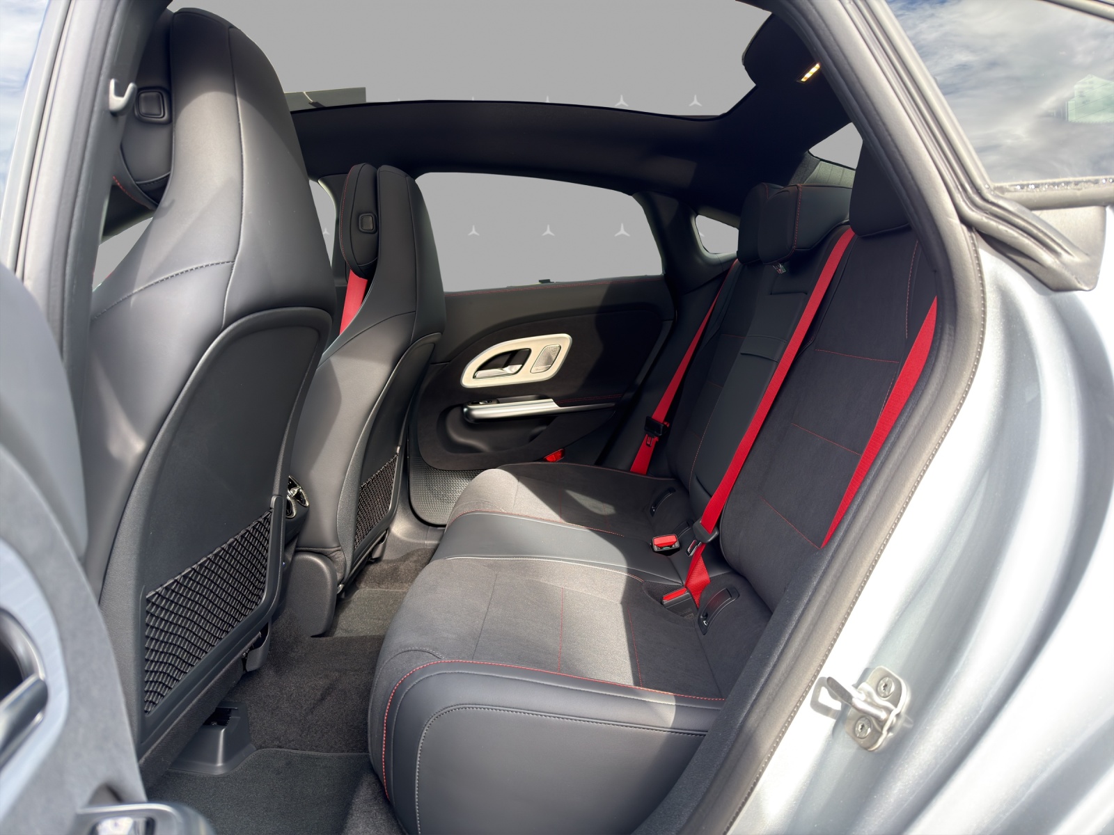 MERCEDES-BENZ CLA 220 8G-DCT 4Matic-image-13