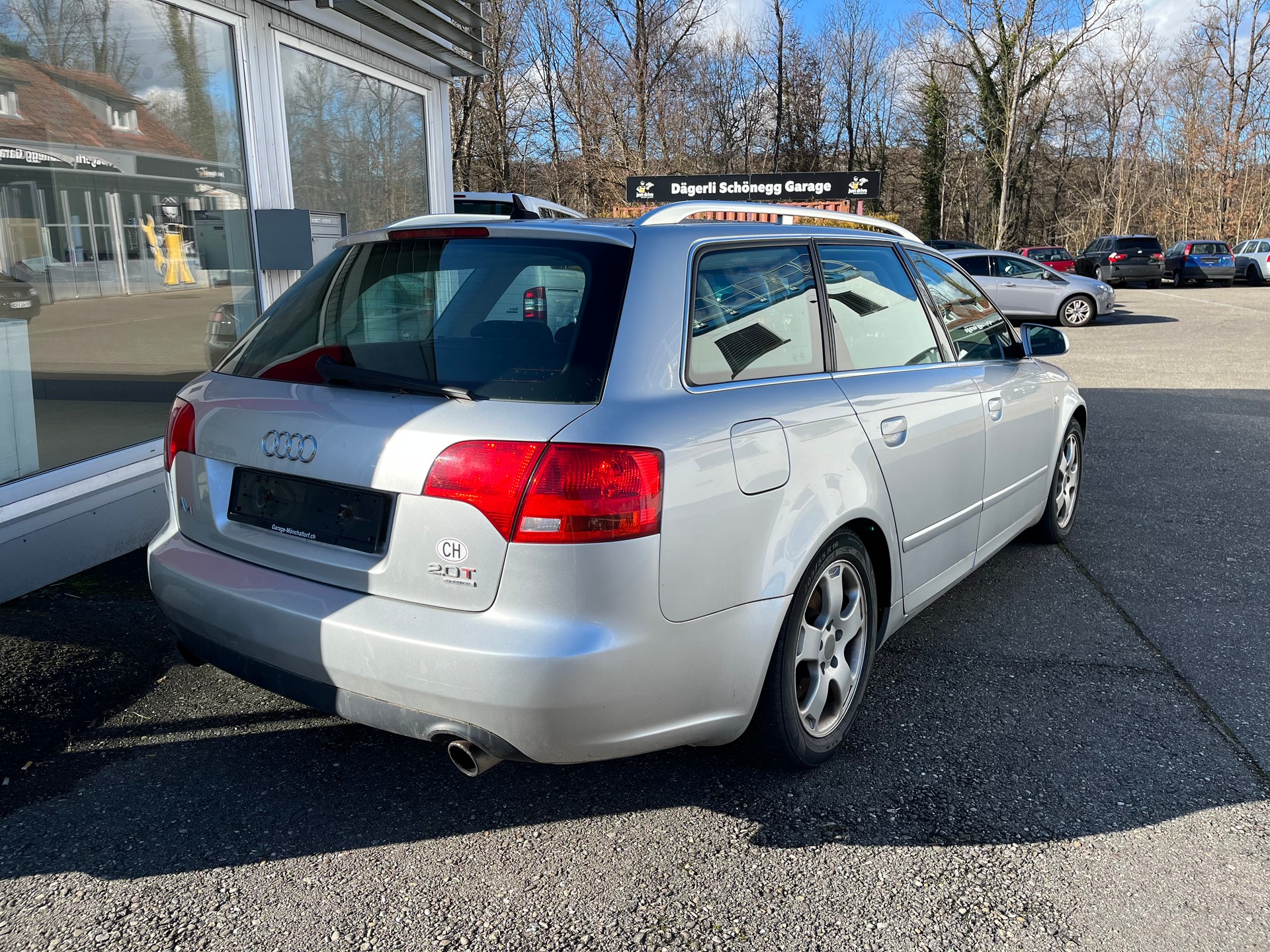 AUDI A4 Avant 2.0 Turbo FSI quattro-image-4