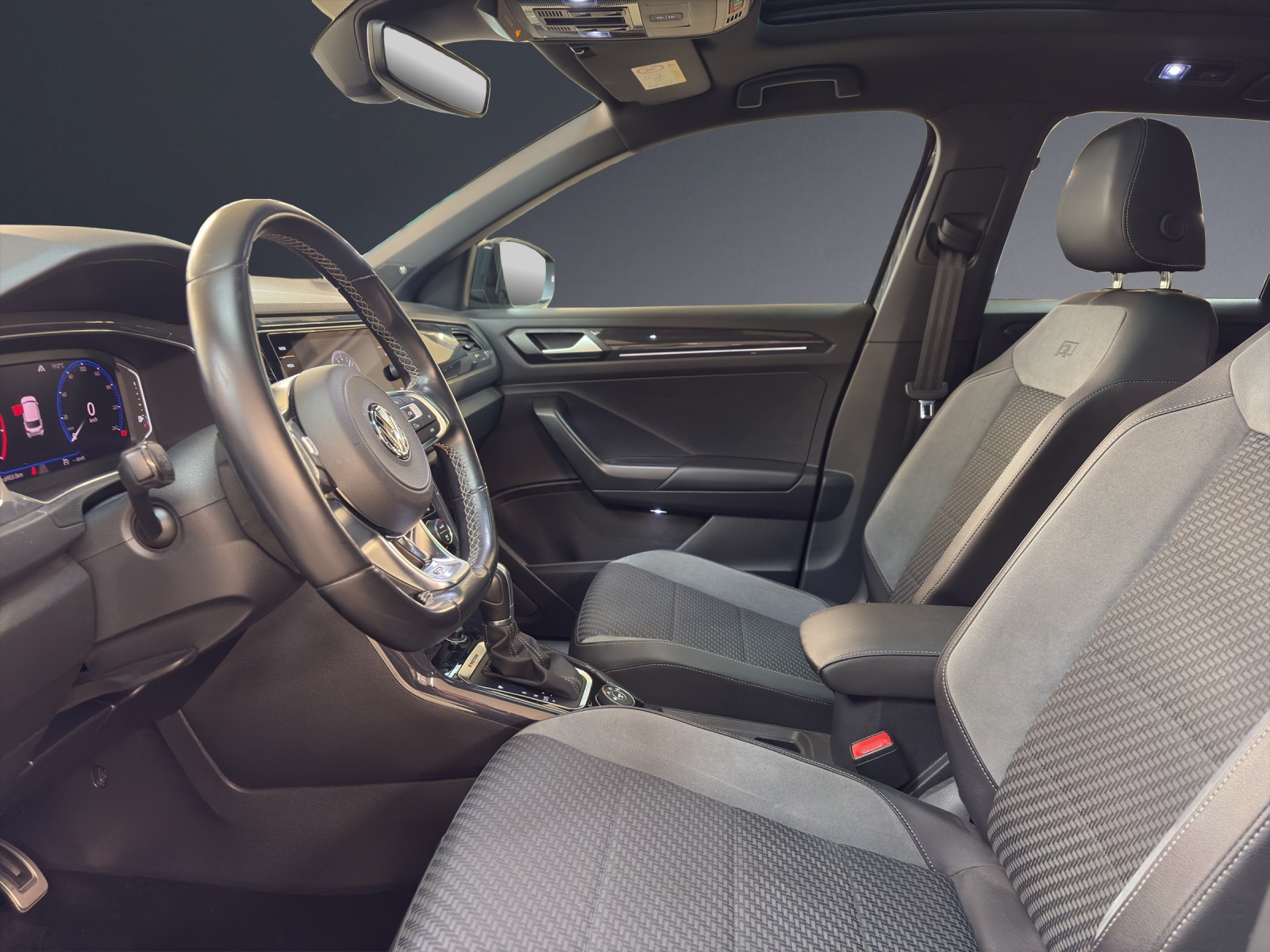 VW T-Roc 2.0 TSI Sport 4M-image-6