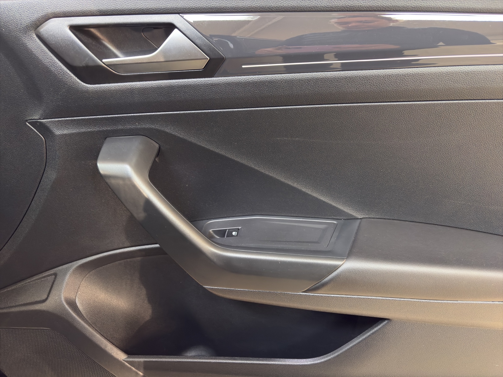VW T-Roc 2.0 TSI Sport 4M-image-10