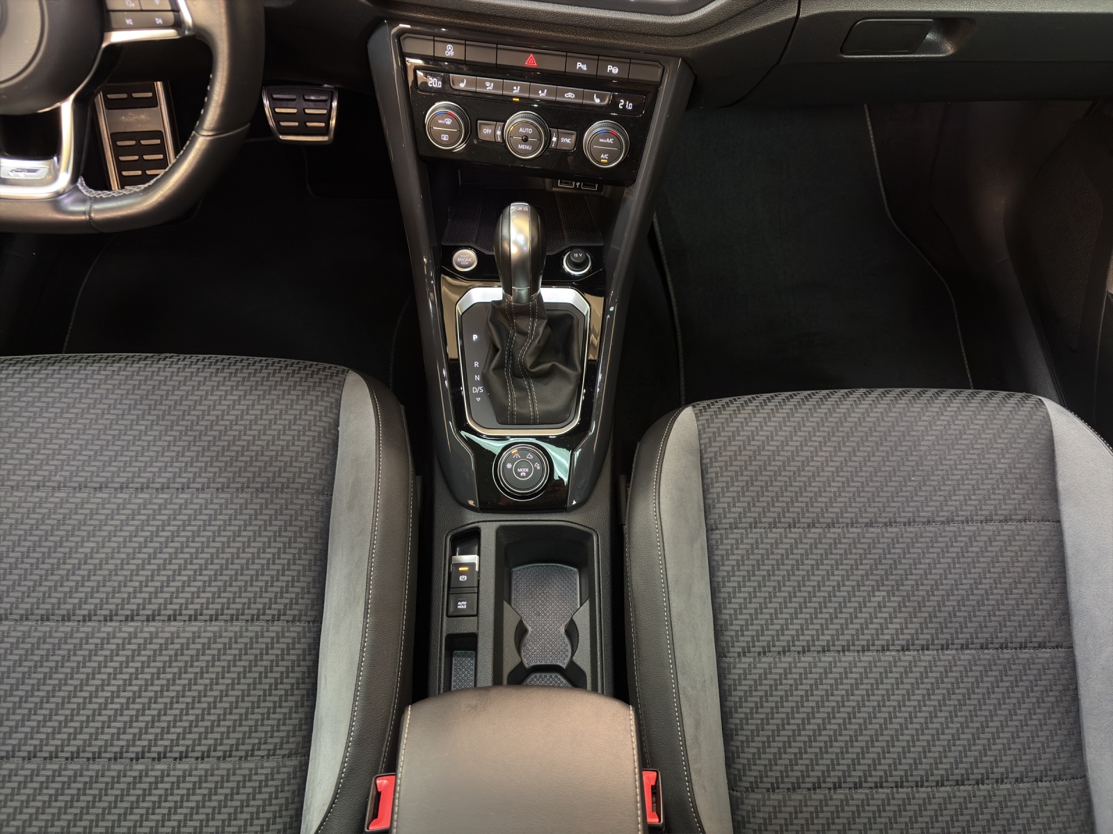 VW T-Roc 2.0 TSI Sport 4M-image-15