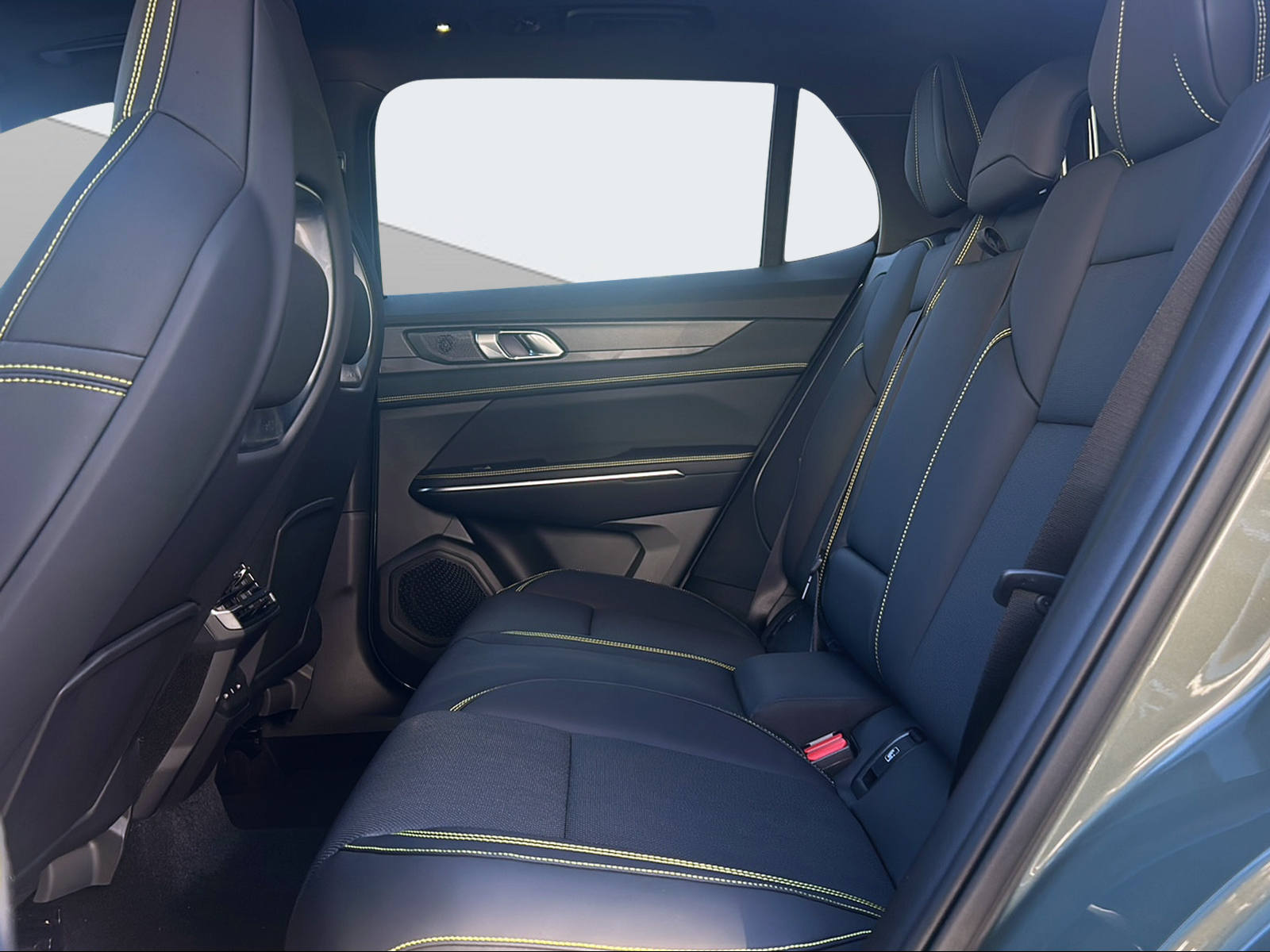 LYNK & CO 01 1.5 PHEV More-image-11