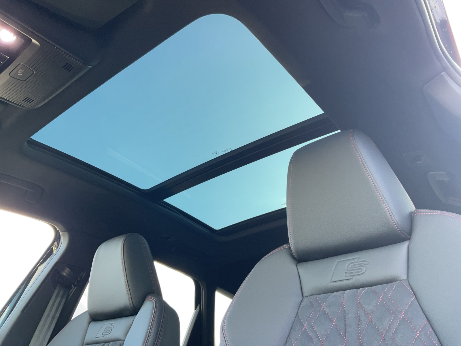 AUDI Q4 e-tron 45 Edition Swiss Ski quattro-image-14