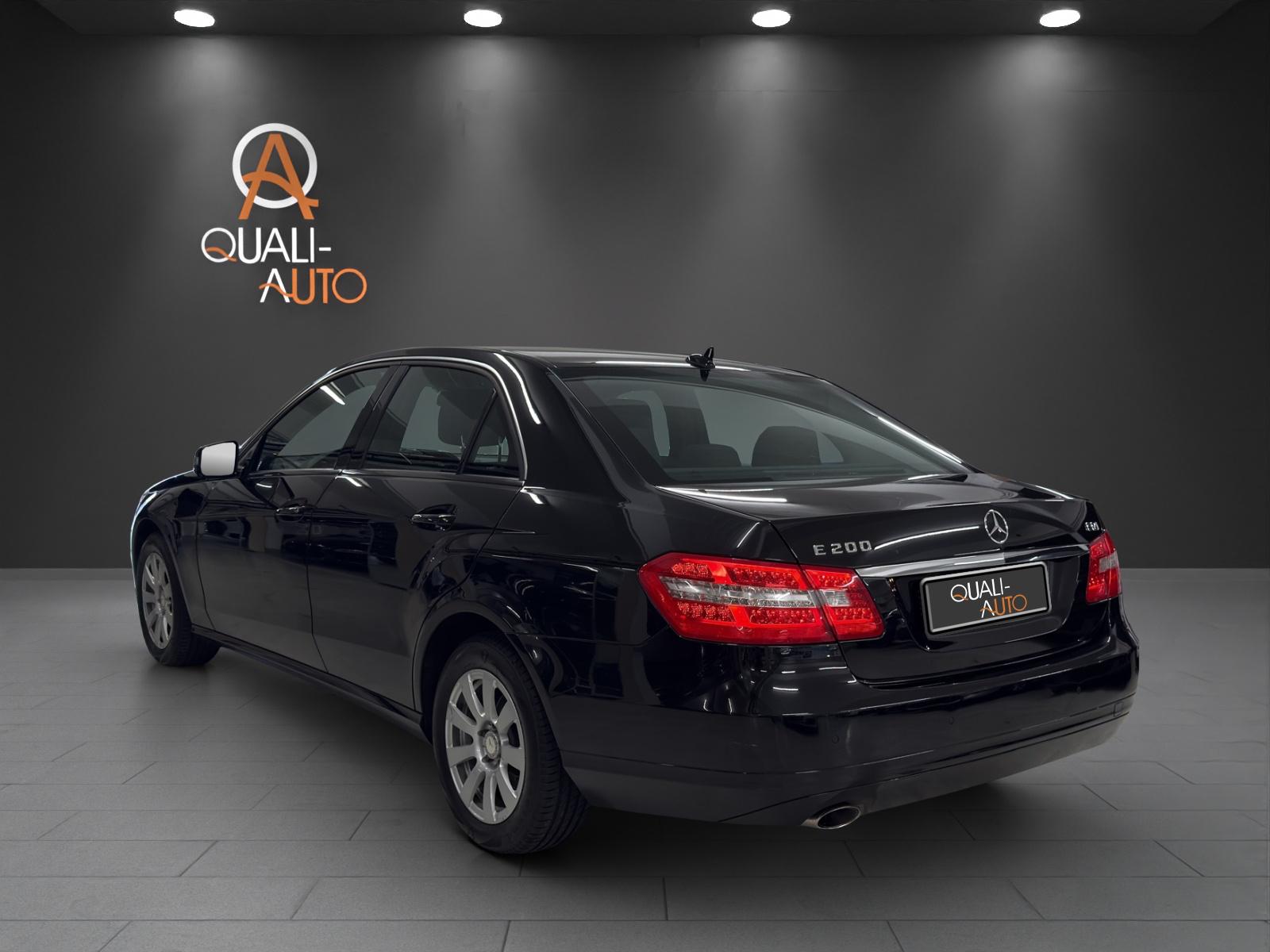 MERCEDES-BENZ E 200 CGI BlueEfficiency Avantgarde Automatic-image-3