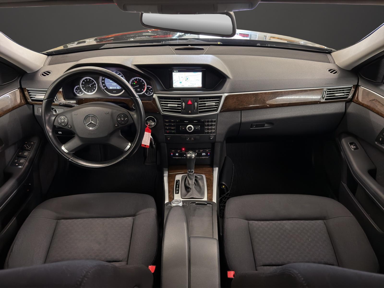 MERCEDES-BENZ E 200 CGI BlueEfficiency Avantgarde Automatic-image-8