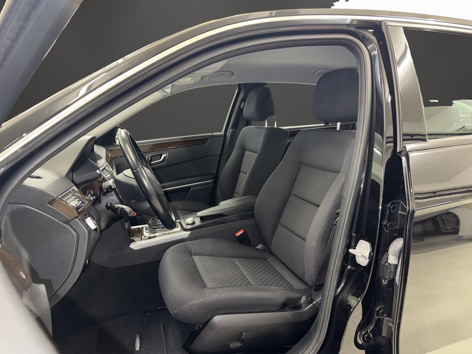MERCEDES-BENZ E 200 CGI BlueEfficiency Avantgarde Automatic-image-6