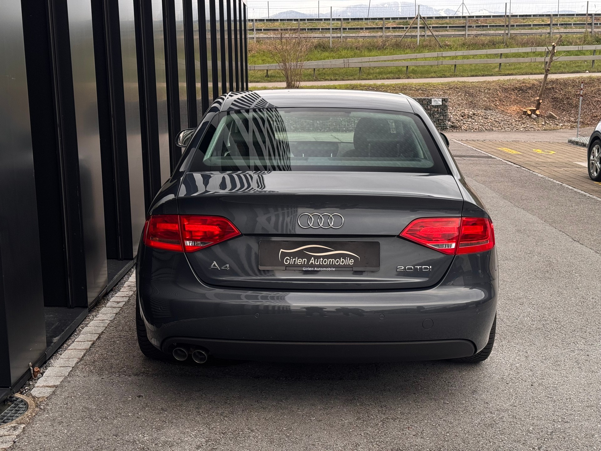 AUDI A4 Limousine 2.0 TDI-image-11