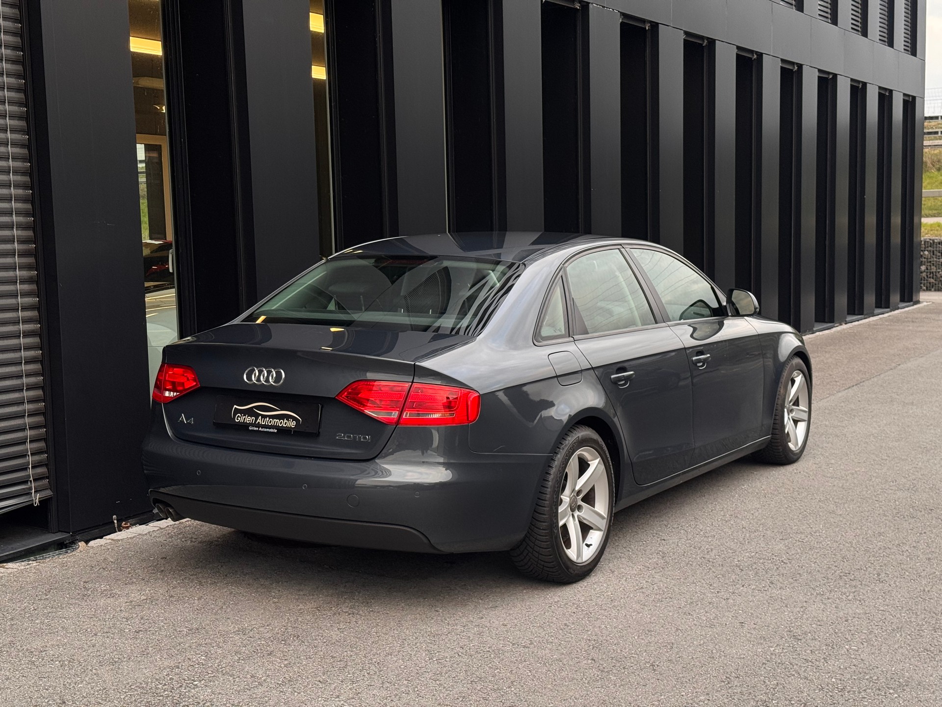 AUDI A4 Limousine 2.0 TDI-image-10