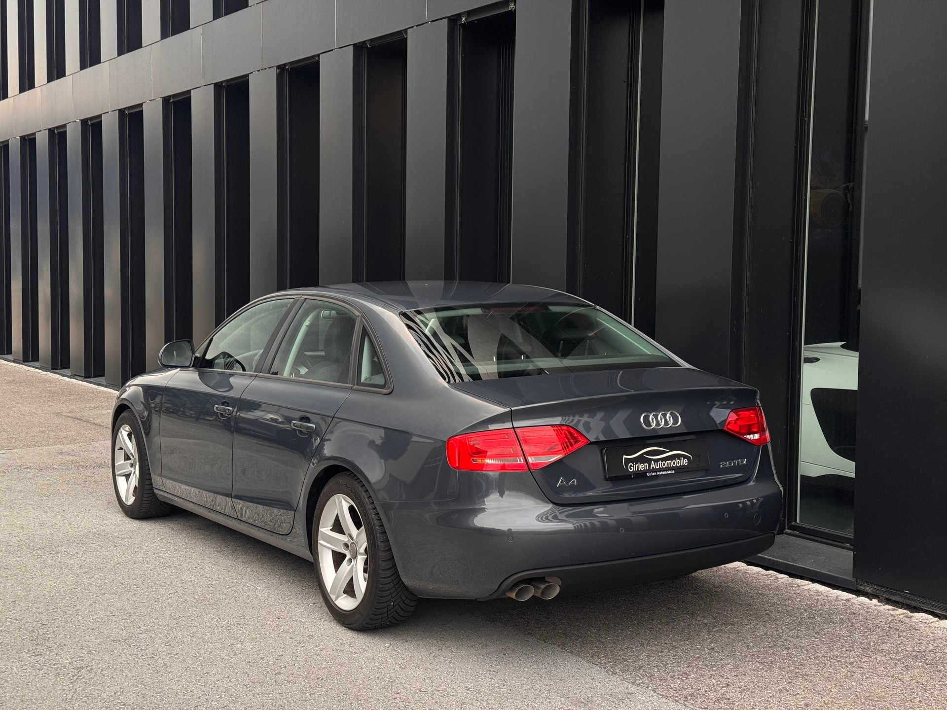 AUDI A4 Limousine 2.0 TDI-image-4