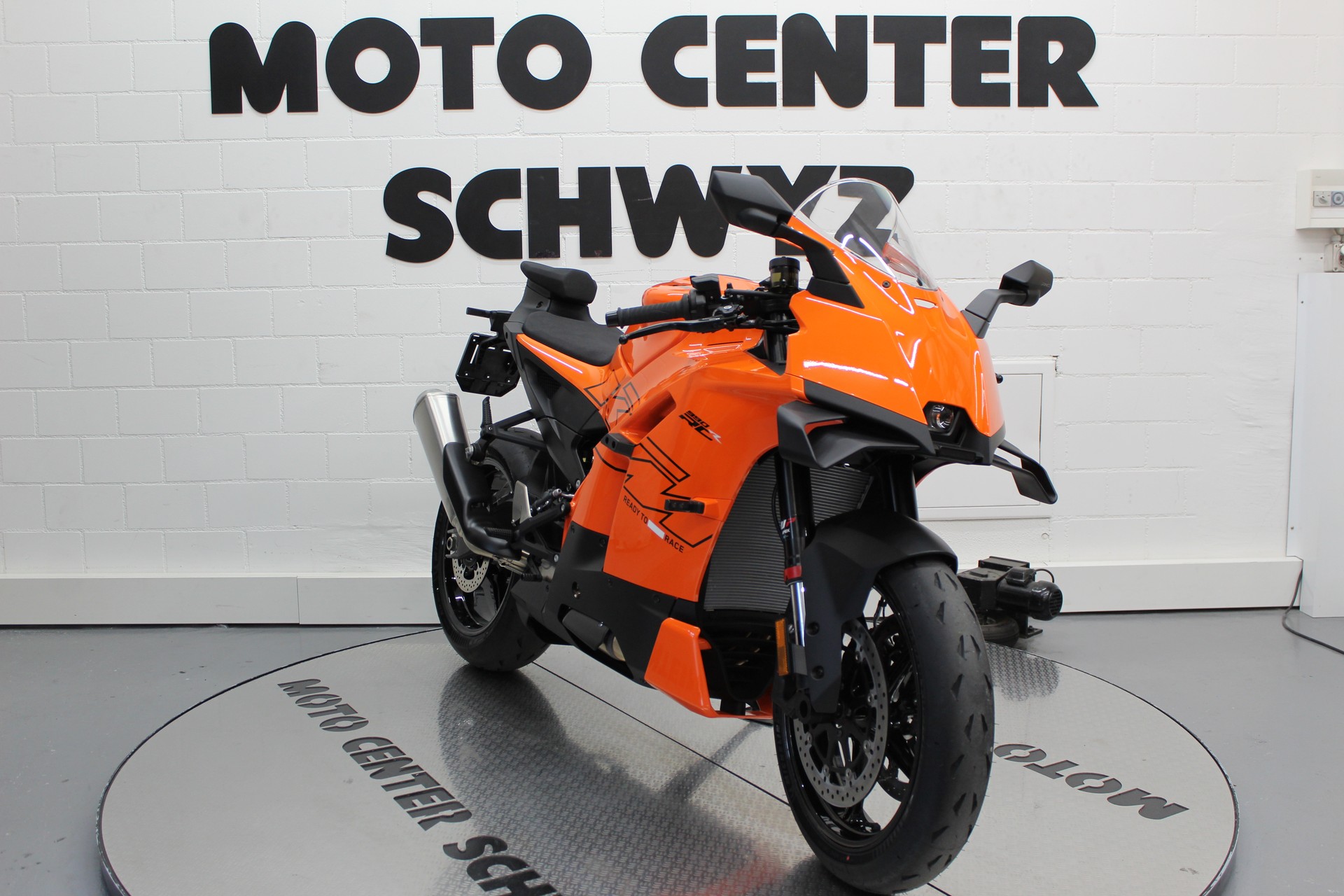 KTM 990 RC R-showroom-element-2