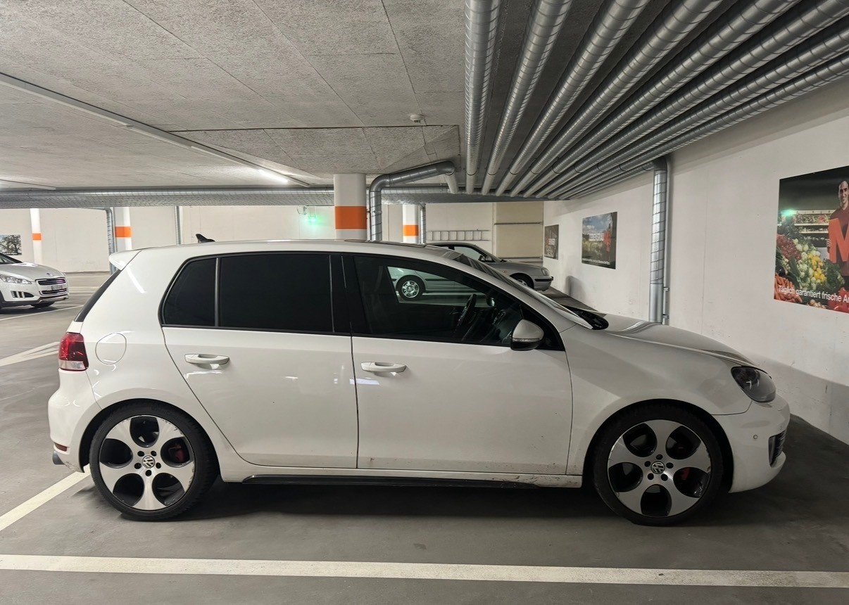 VW Golf 2.0 TSI GTI DSG-image-1
