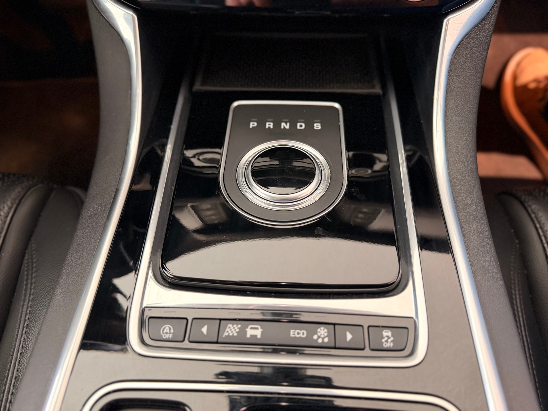 JAGUAR XF 25d Portfolio Automatic-image-25