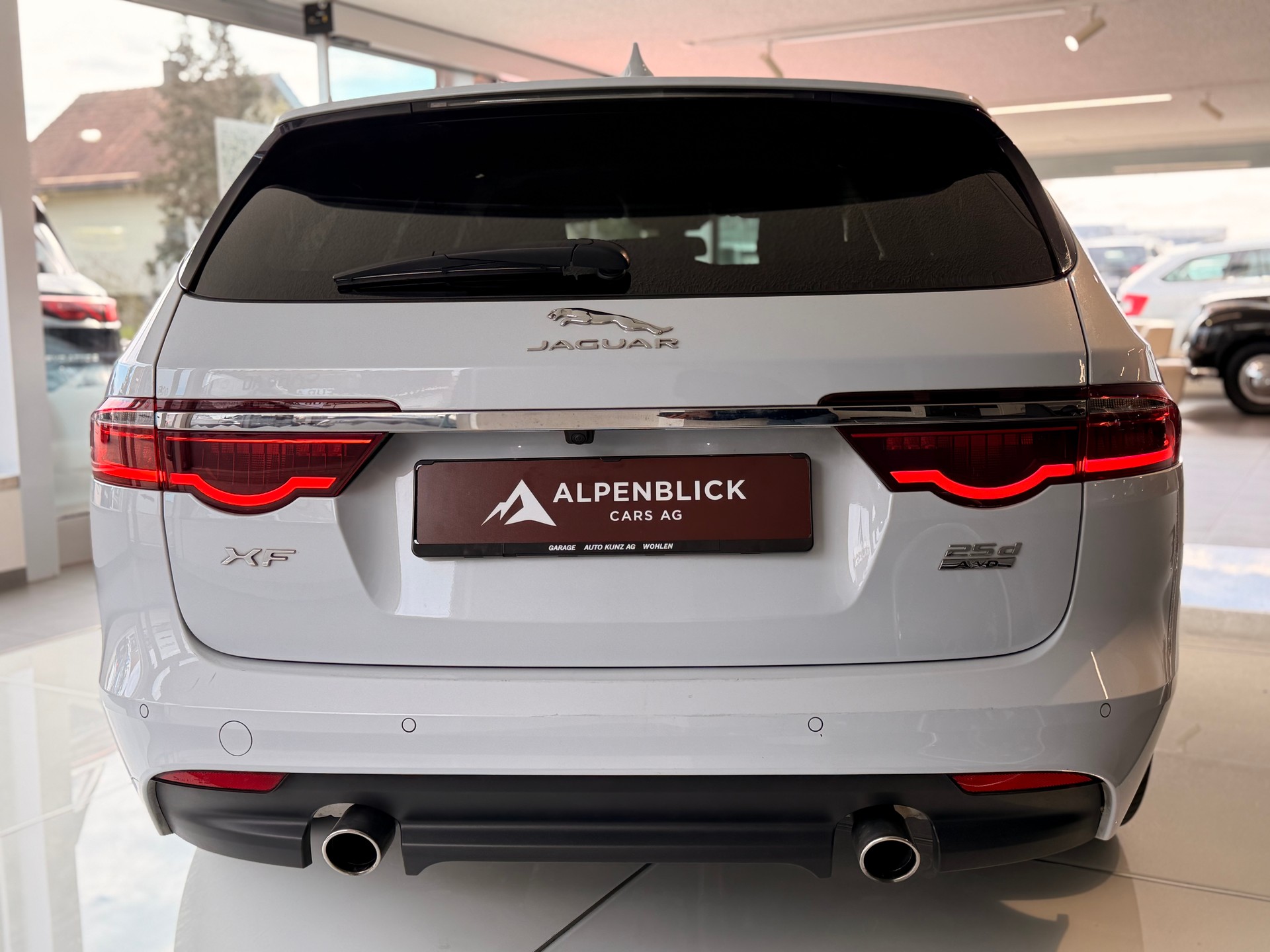 JAGUAR XF 25d Portfolio Automatic-image-6