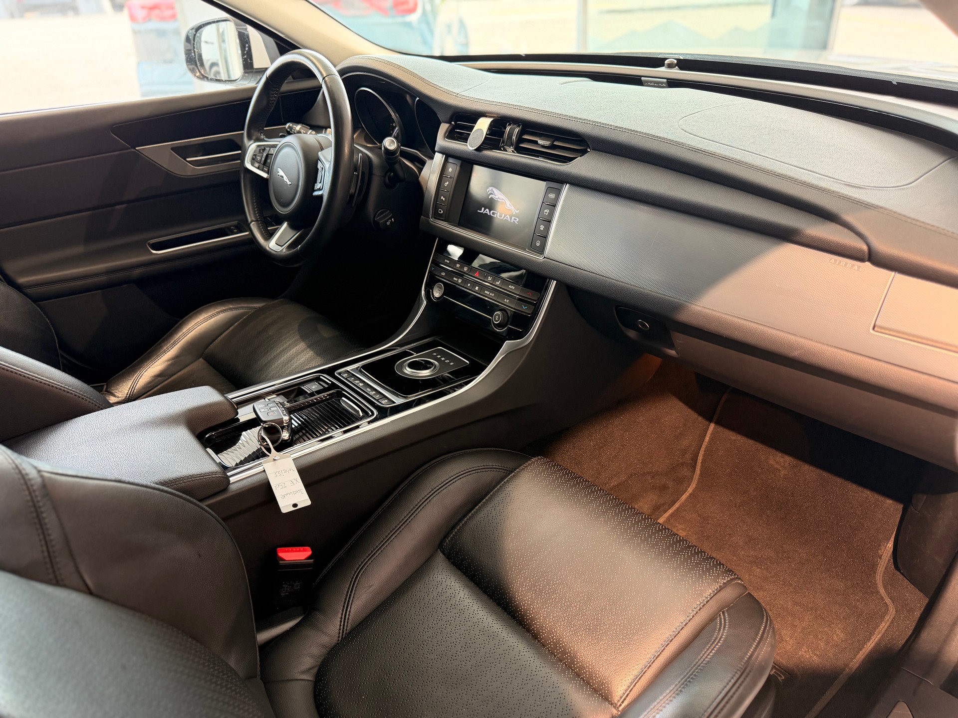 JAGUAR XF 25d Portfolio Automatic-image-23