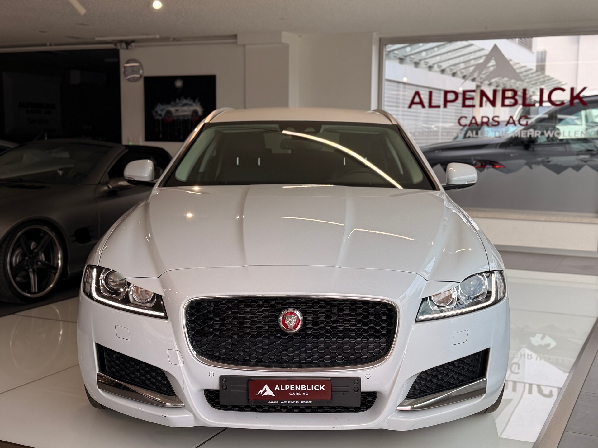 JAGUAR XF 25d Portfolio Automatic-image-4
