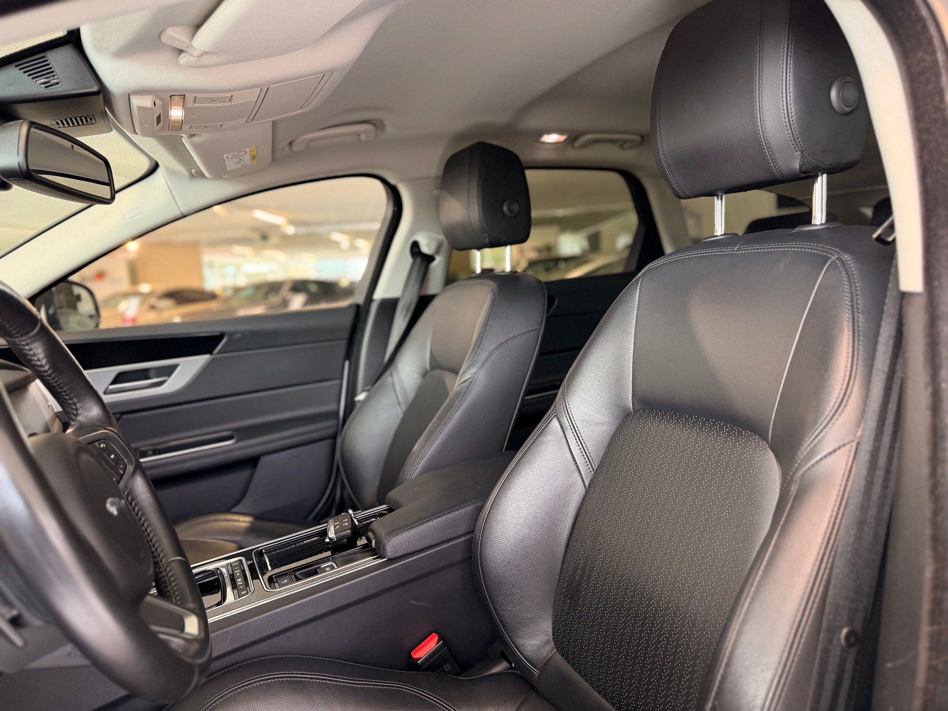 JAGUAR XF 25d Portfolio Automatic-image-14