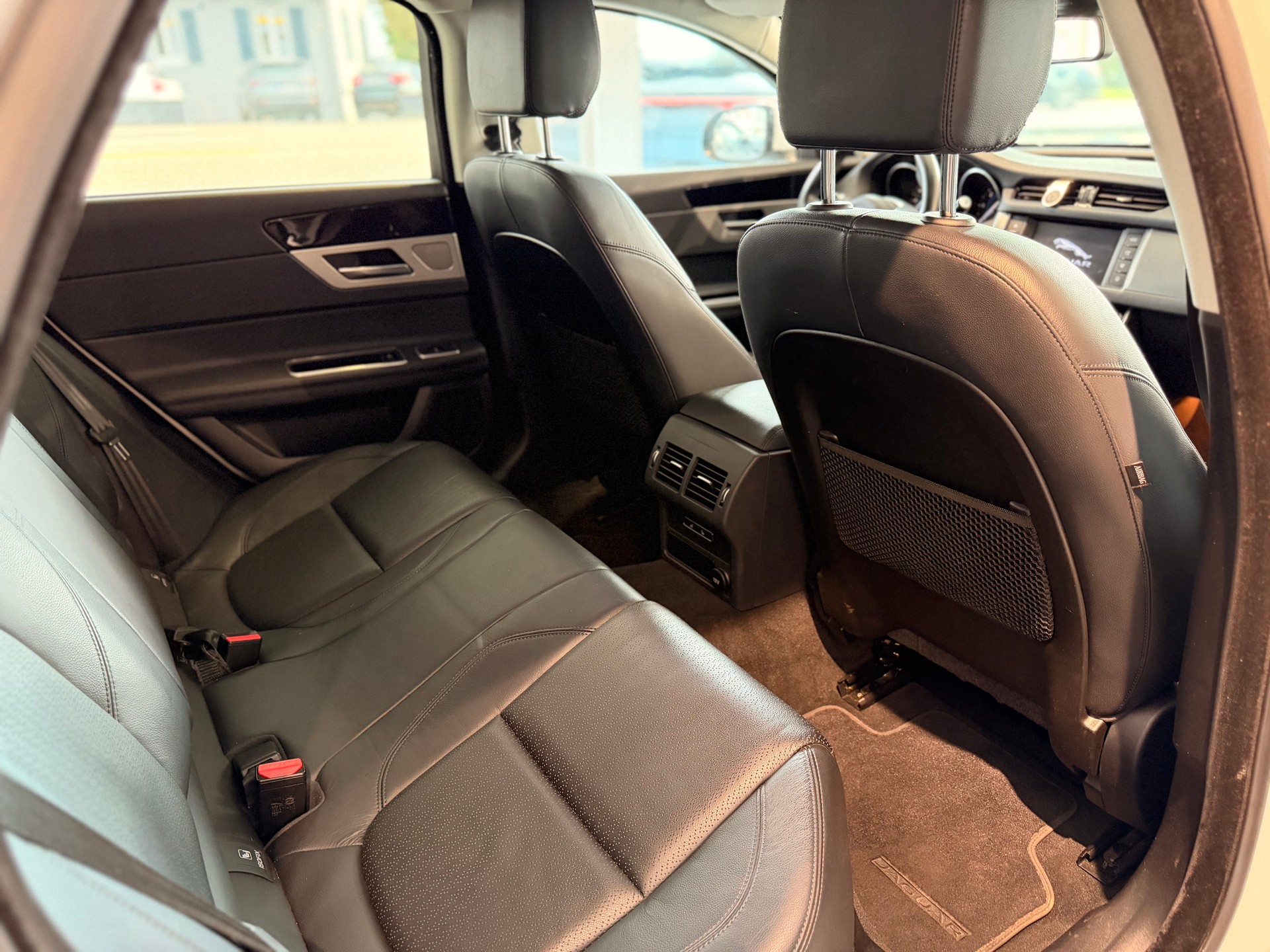 JAGUAR XF 25d Portfolio Automatic-image-20