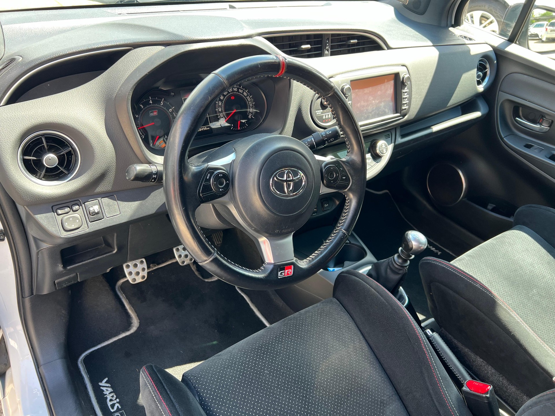 TOYOTA Yaris 1.8 VVT-i GRMN-image-7