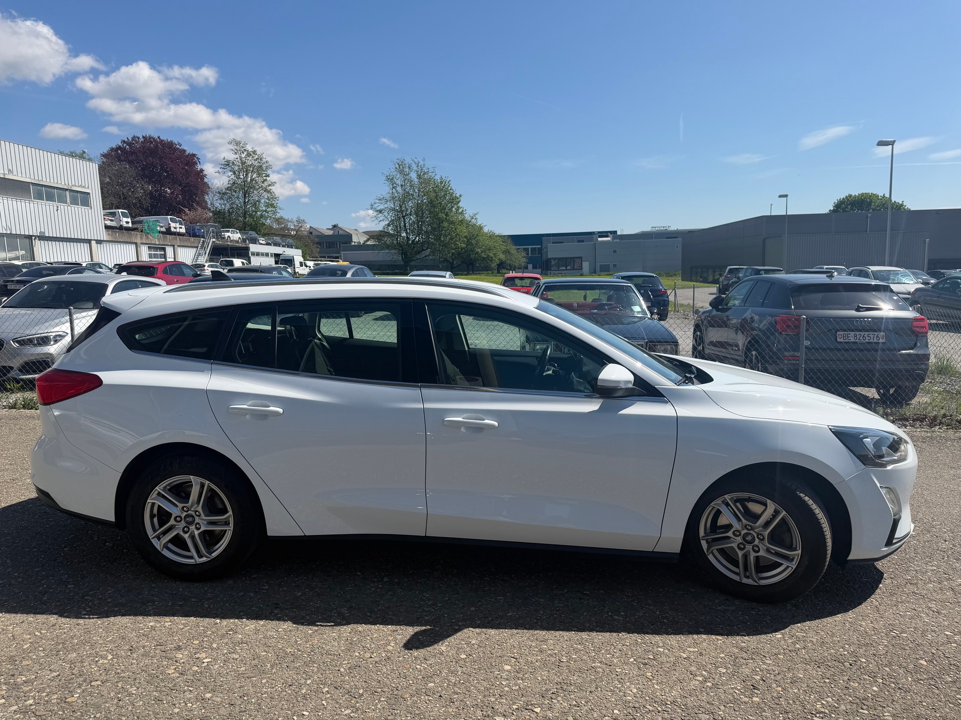 FORD Focus 1.5 TDCi Cool Connect Automatic ** Gr. Navi * Klima * LED * PDC V&H- RF-Kamera * Tempomat * Frisch Ab MFK-image-9
