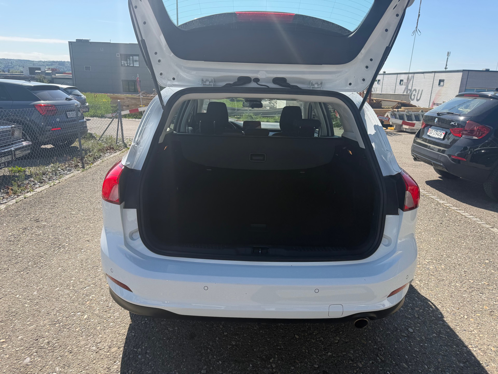 FORD Focus 1.5 TDCi Cool Connect Automatic ** Gr. Navi * Klima * LED * PDC V&H- RF-Kamera * Tempomat * Frisch Ab MFK-image-11