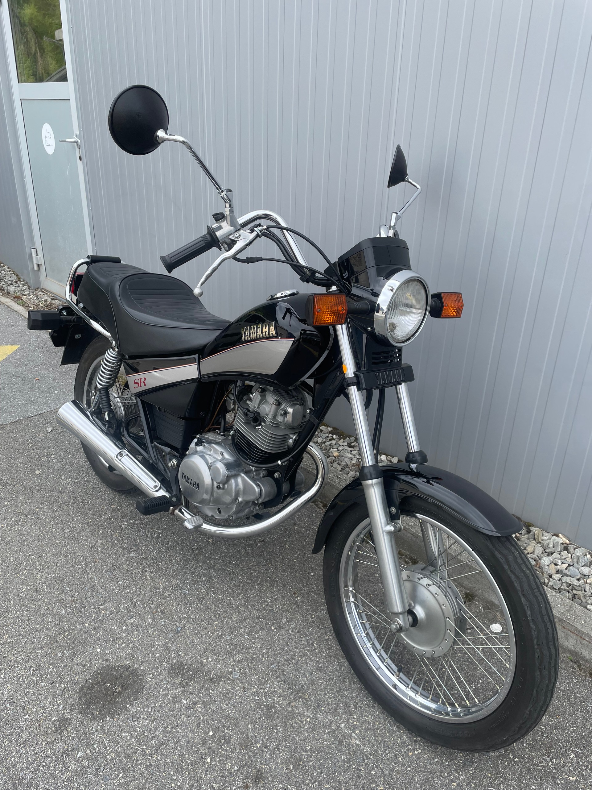 YAMAHA SR 125 SE-showroom-element-2