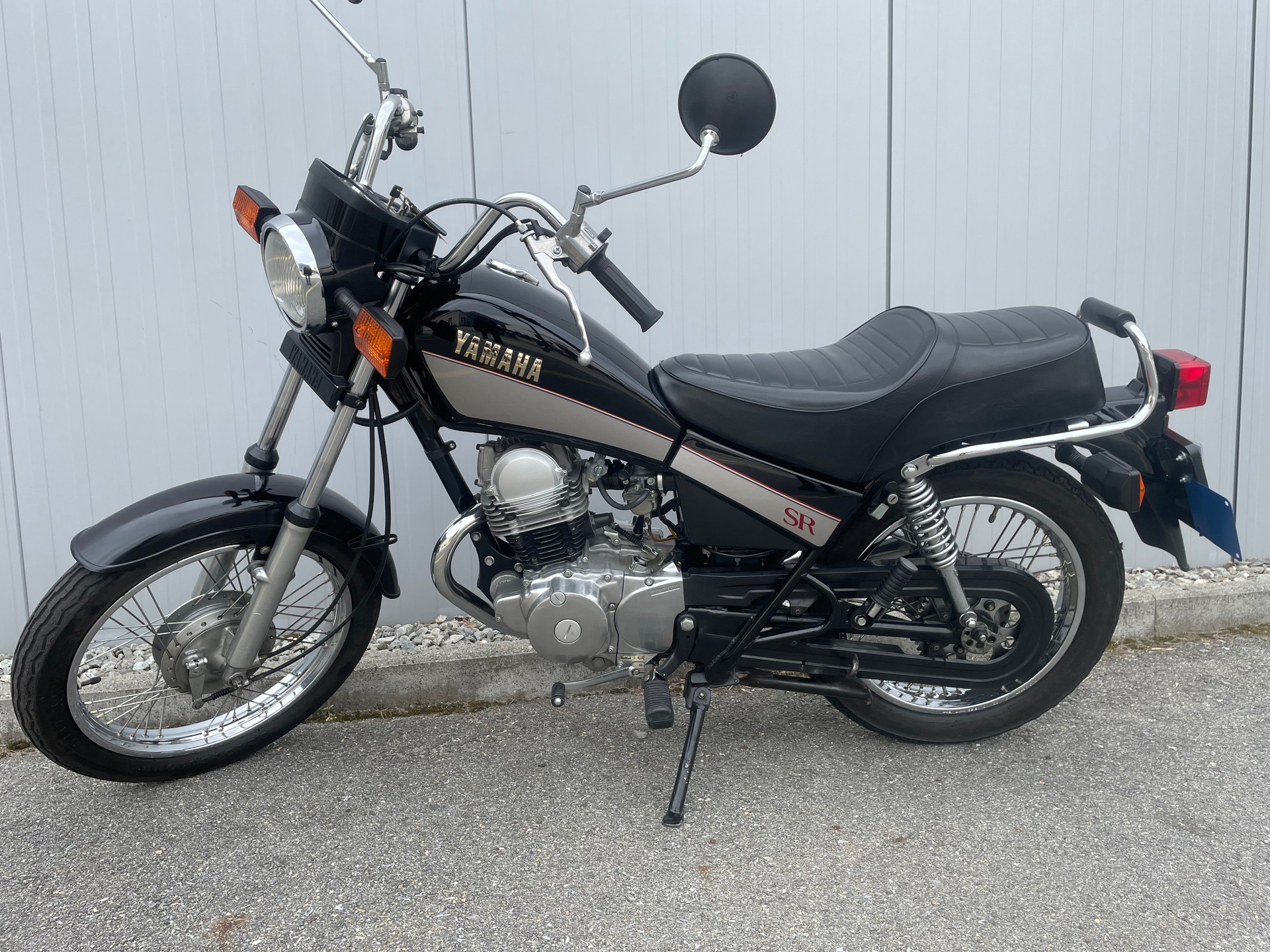 YAMAHA SR 125 SE-showroom-element-1