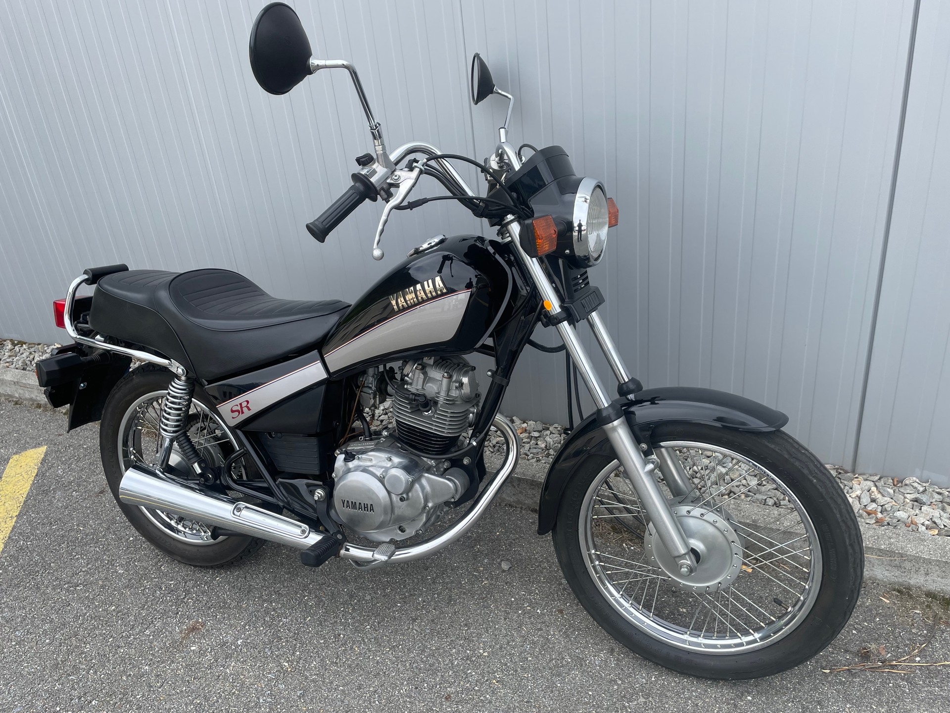 YAMAHA SR 125 SE-showroom-element-3