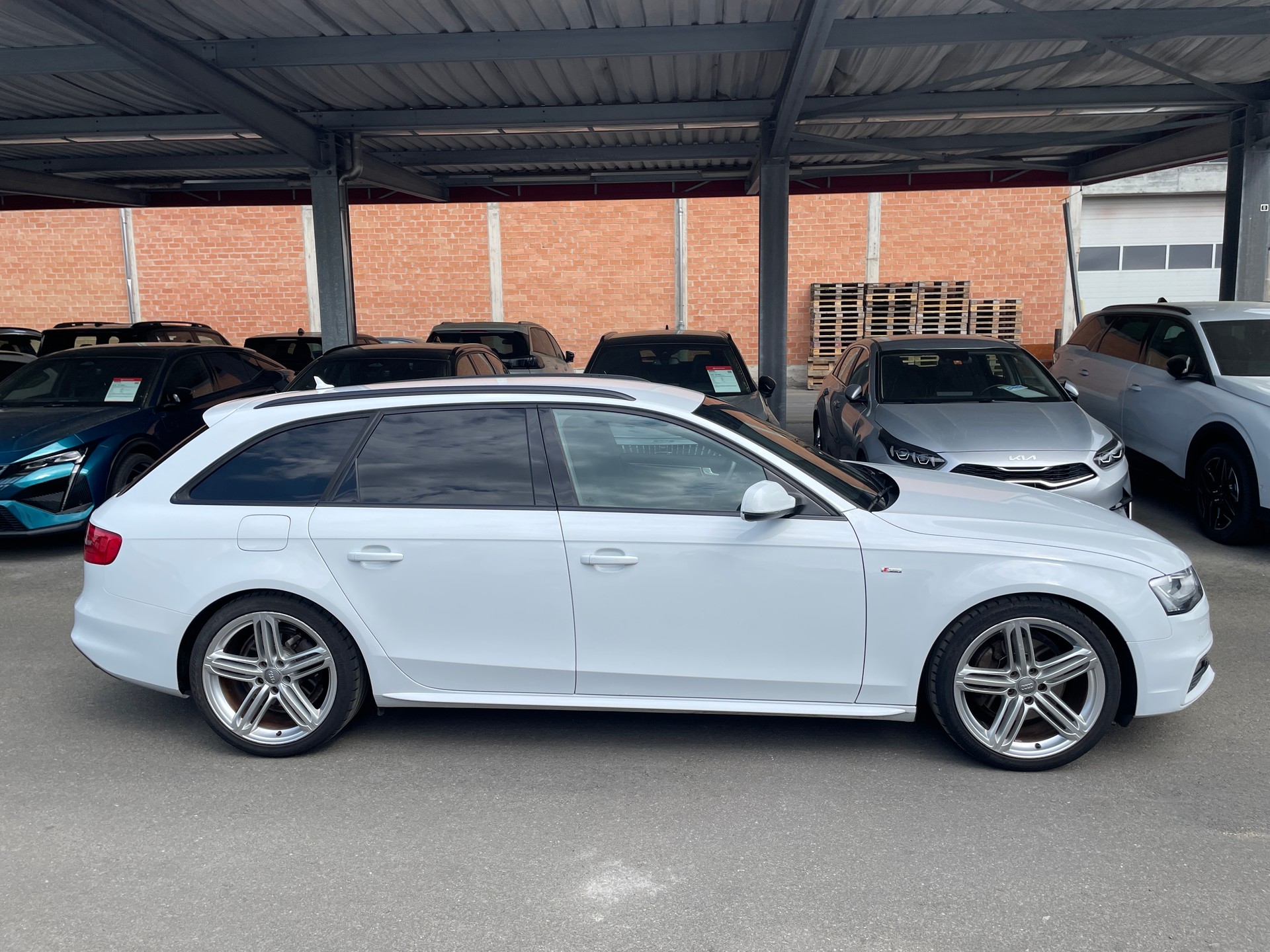 AUDI A4 Avant 2.0 TFSI multitronic S-Line quattro-image-1