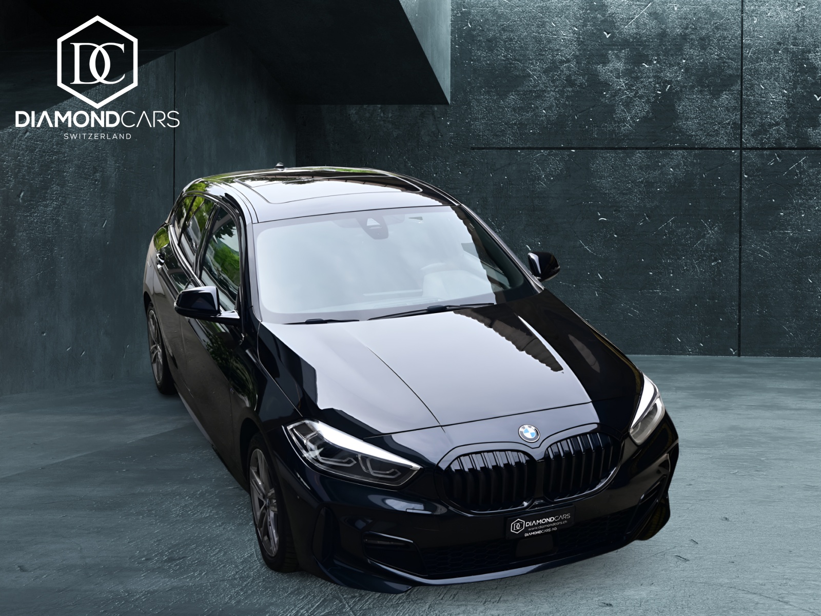 BMW 118i *M-Sportpaket*-showroom-element-2