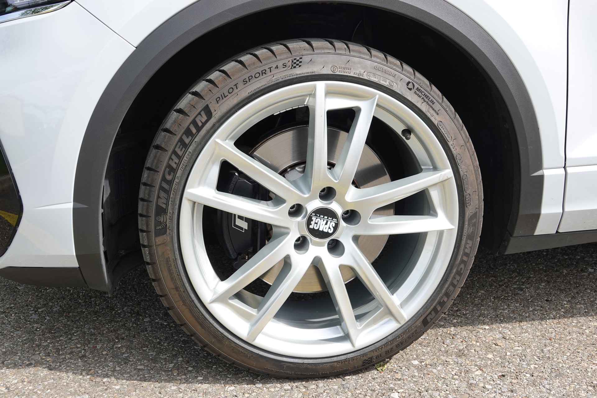 VW 2.0 TSI R DSG 4motion-image-5