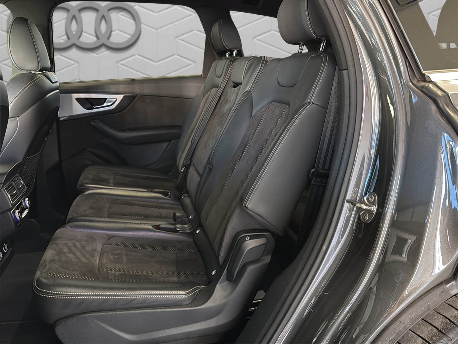 AUDI Q7 45 TDI quattro tiptronic-image-15