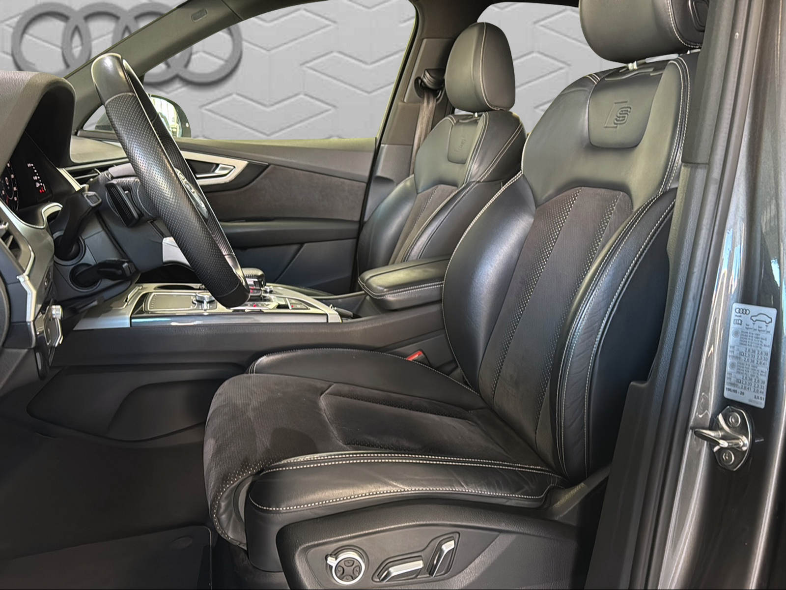 AUDI Q7 45 TDI quattro tiptronic-image-10