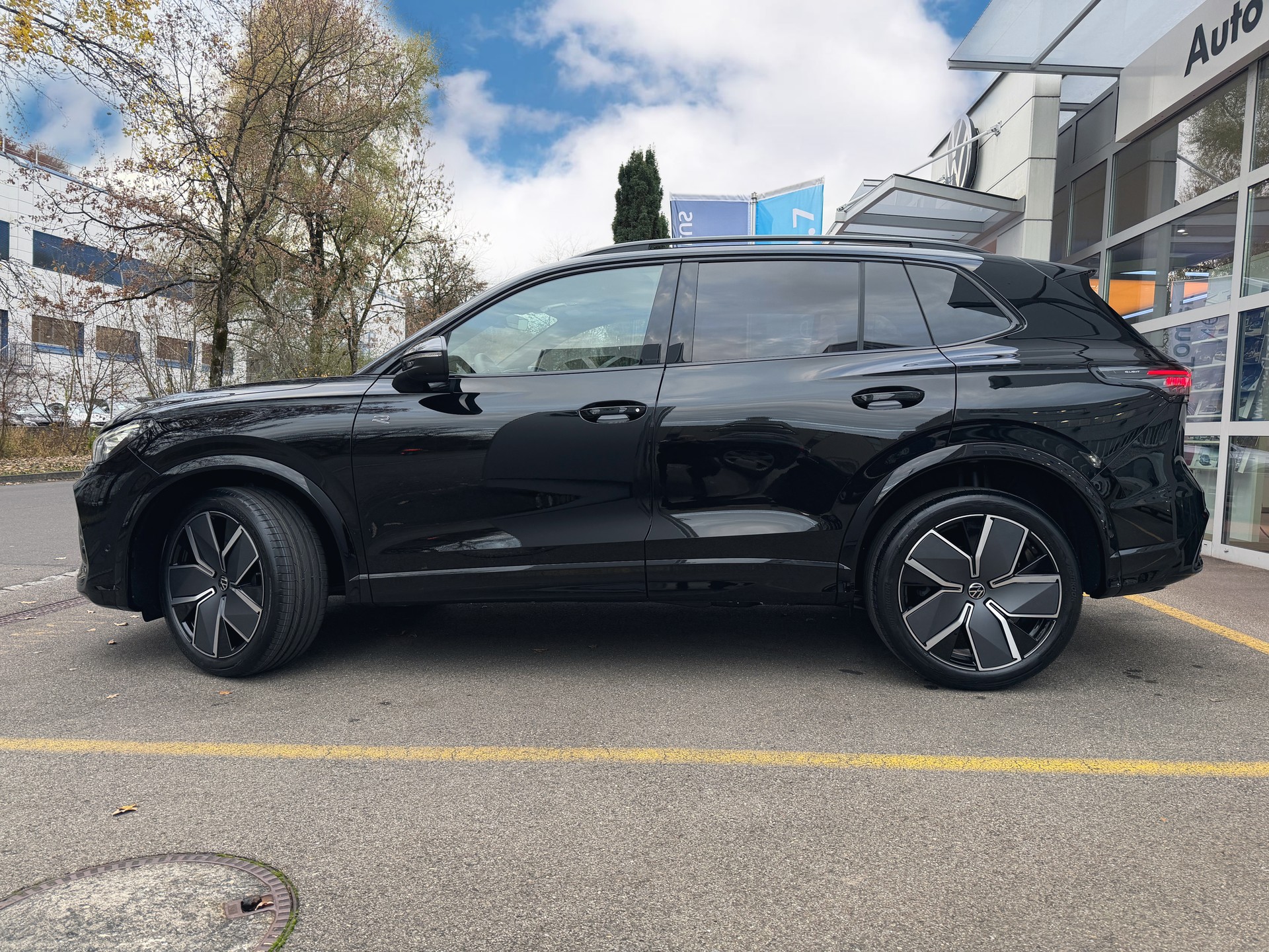 VW Tiguan 2.0 TSI DSG R-Line 4Motion-showroom-element-3