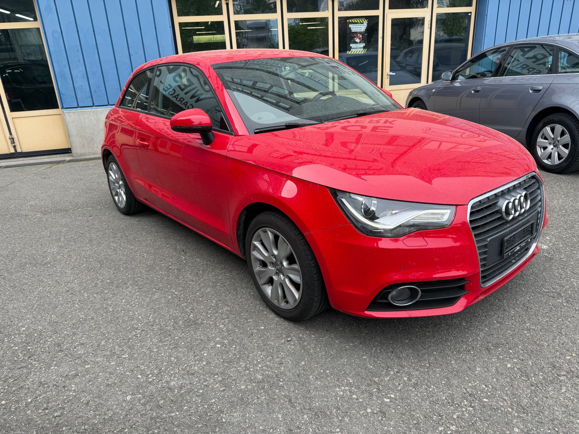AUDI A1 1.6 TDI Attraction DSG-image-2