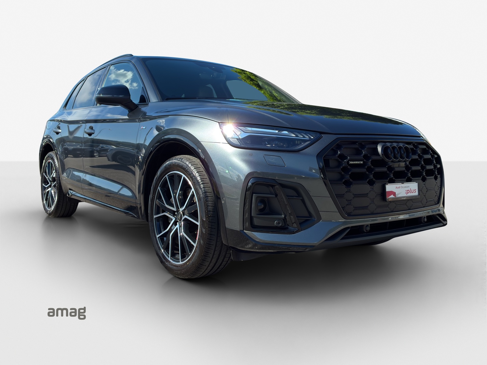 AUDI Q5 40 TDI Black Edition quattro S-tronic-image-5
