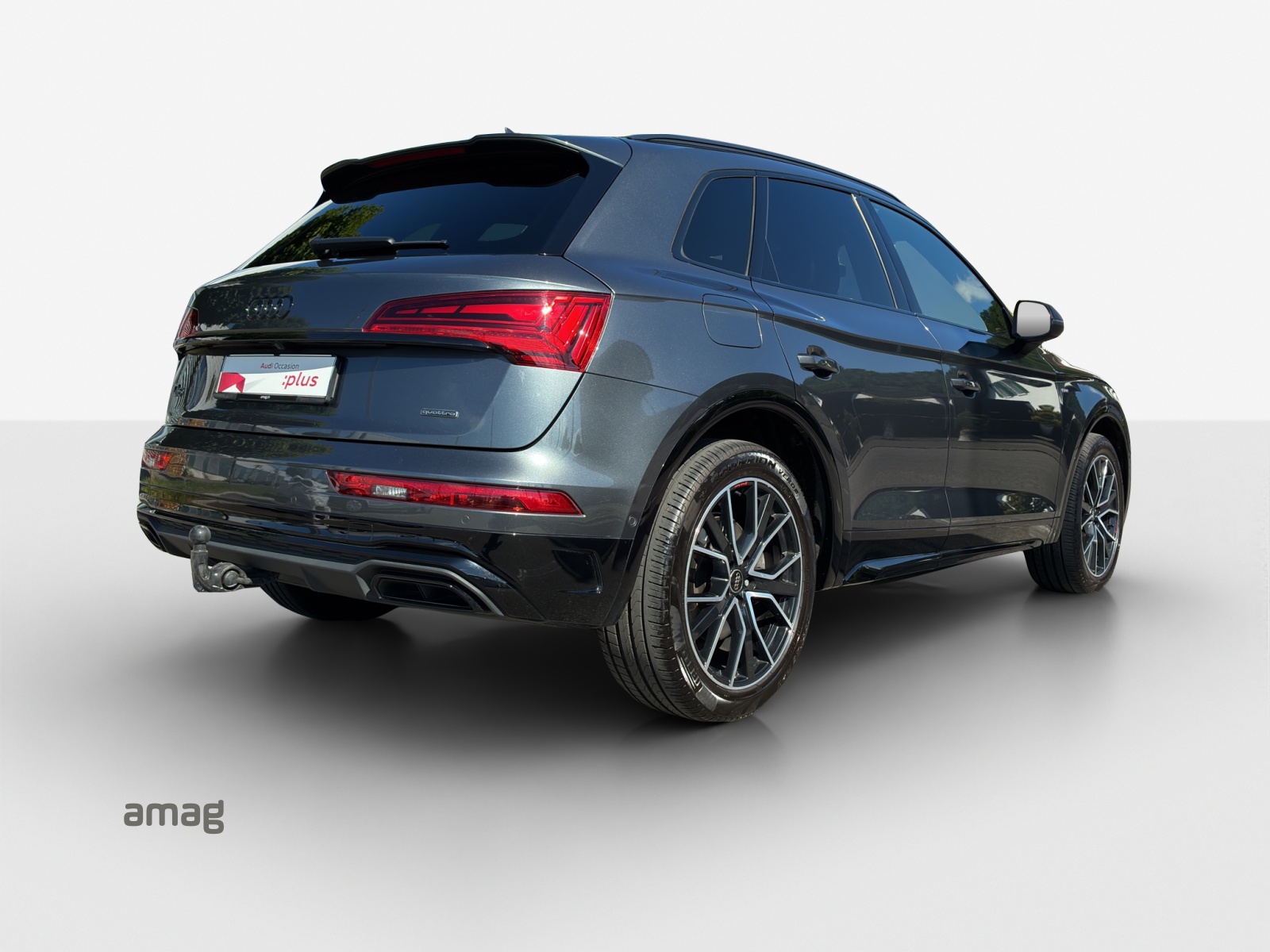 AUDI Q5 40 TDI Black Edition quattro S-tronic-image-4