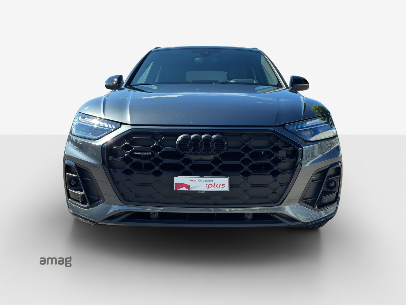 AUDI Q5 40 TDI Black Edition quattro S-tronic-image-6