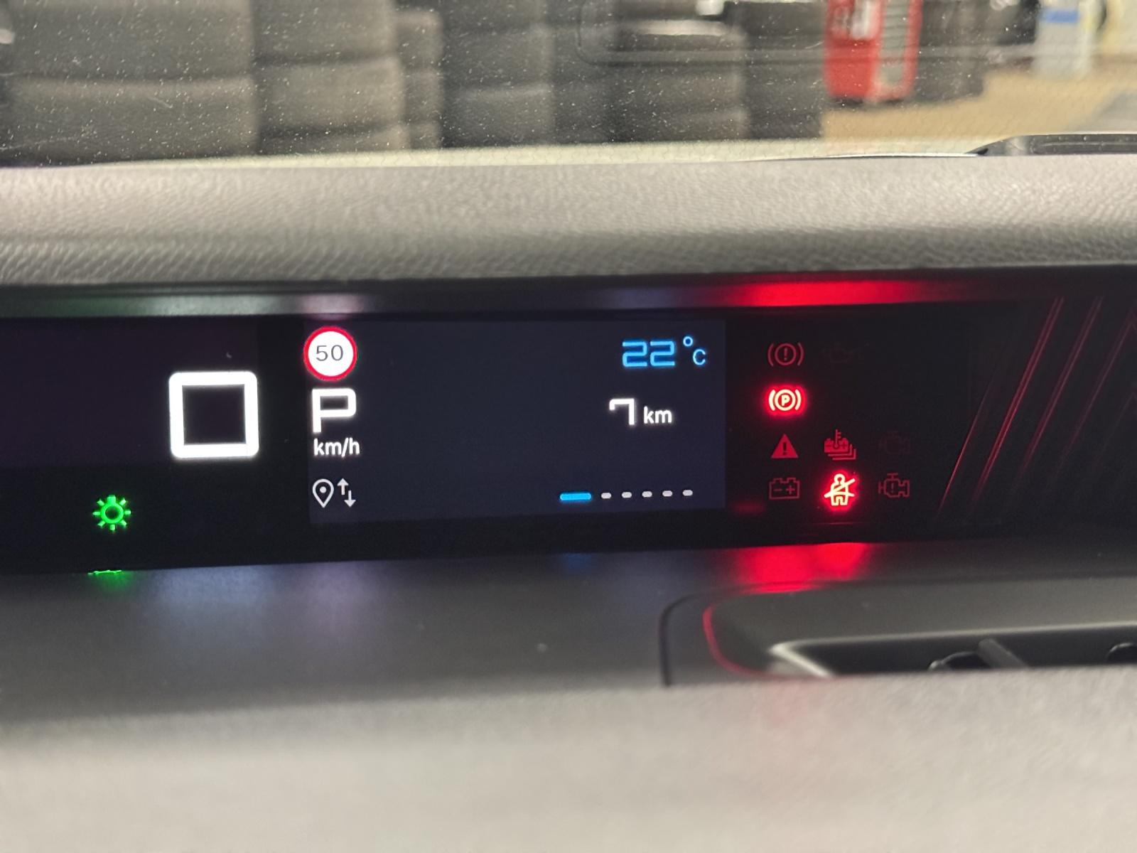 CITROEN C3 1.2 Hybrid Edition Tricolore Automat-image-13