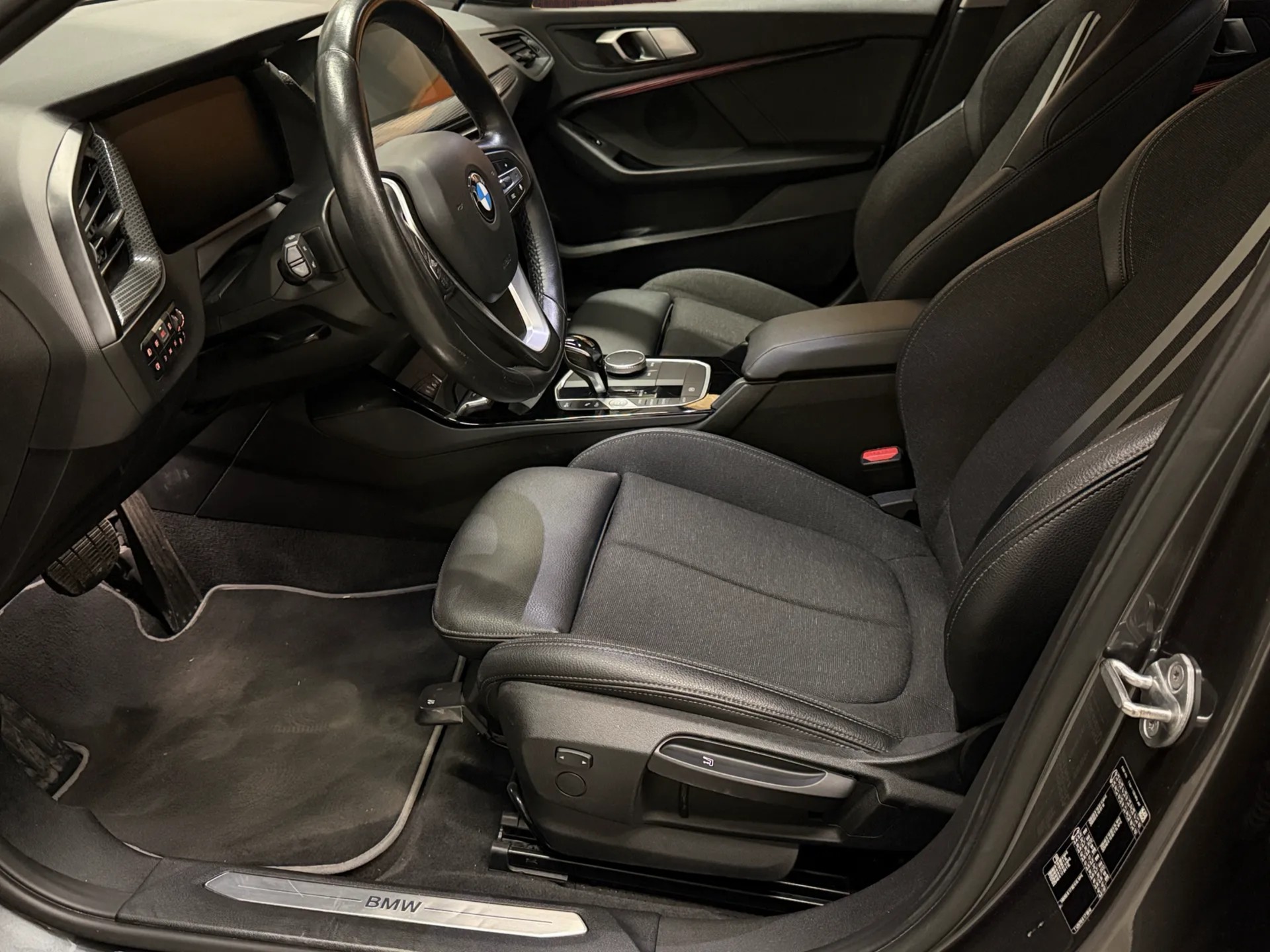 BMW 118i Steptronic-image-8