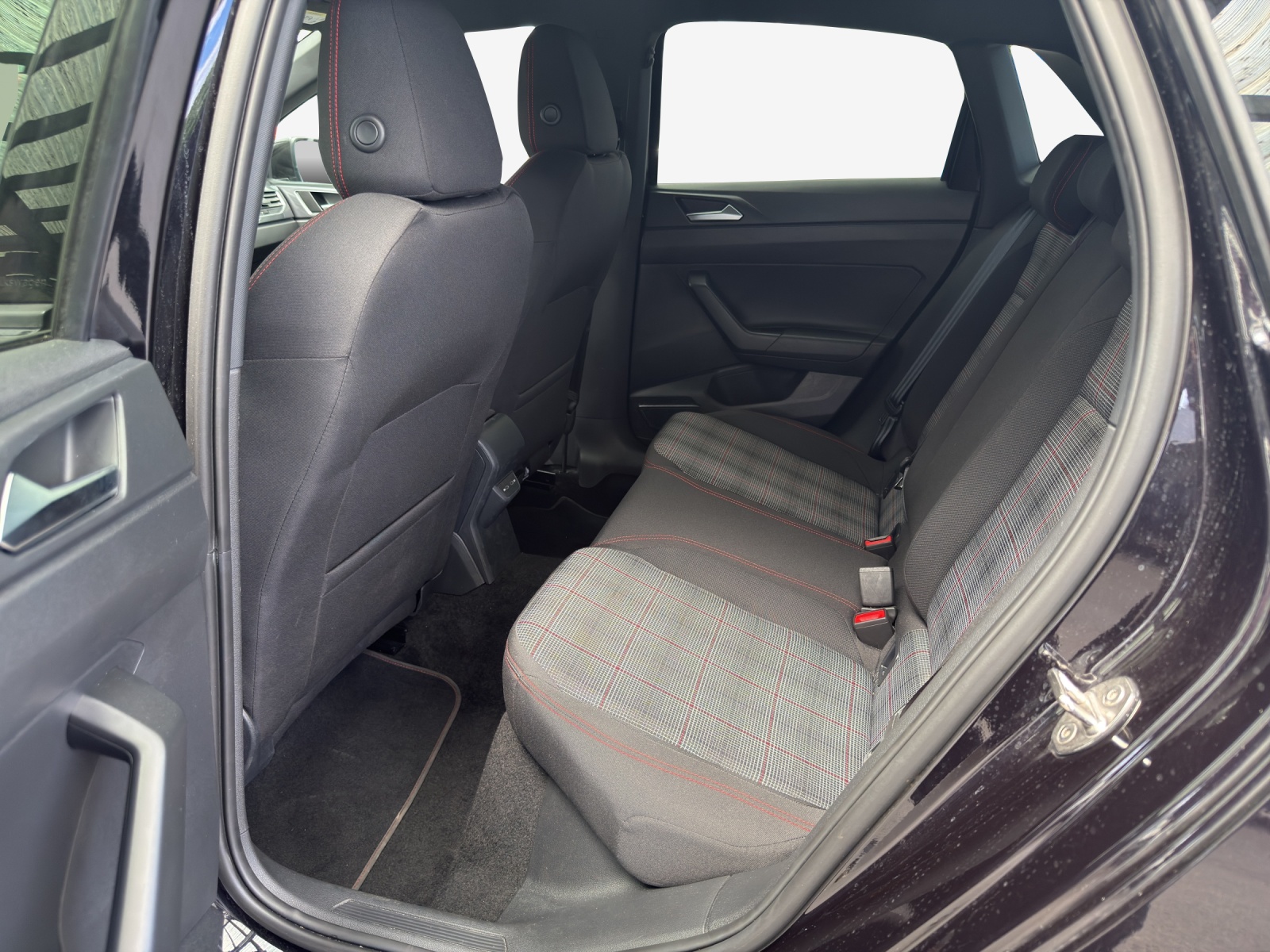 VW Polo 2.0 TSI GTI DSG-image-11