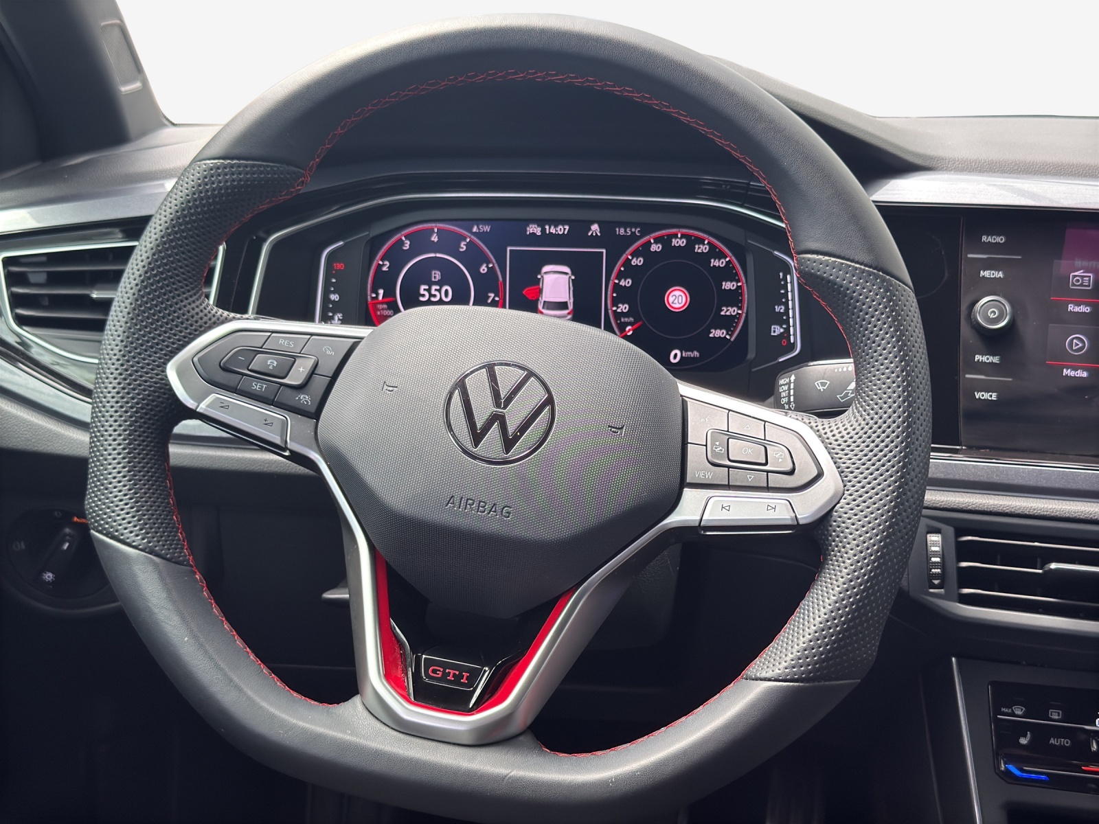 VW Polo 2.0 TSI GTI DSG-image-9