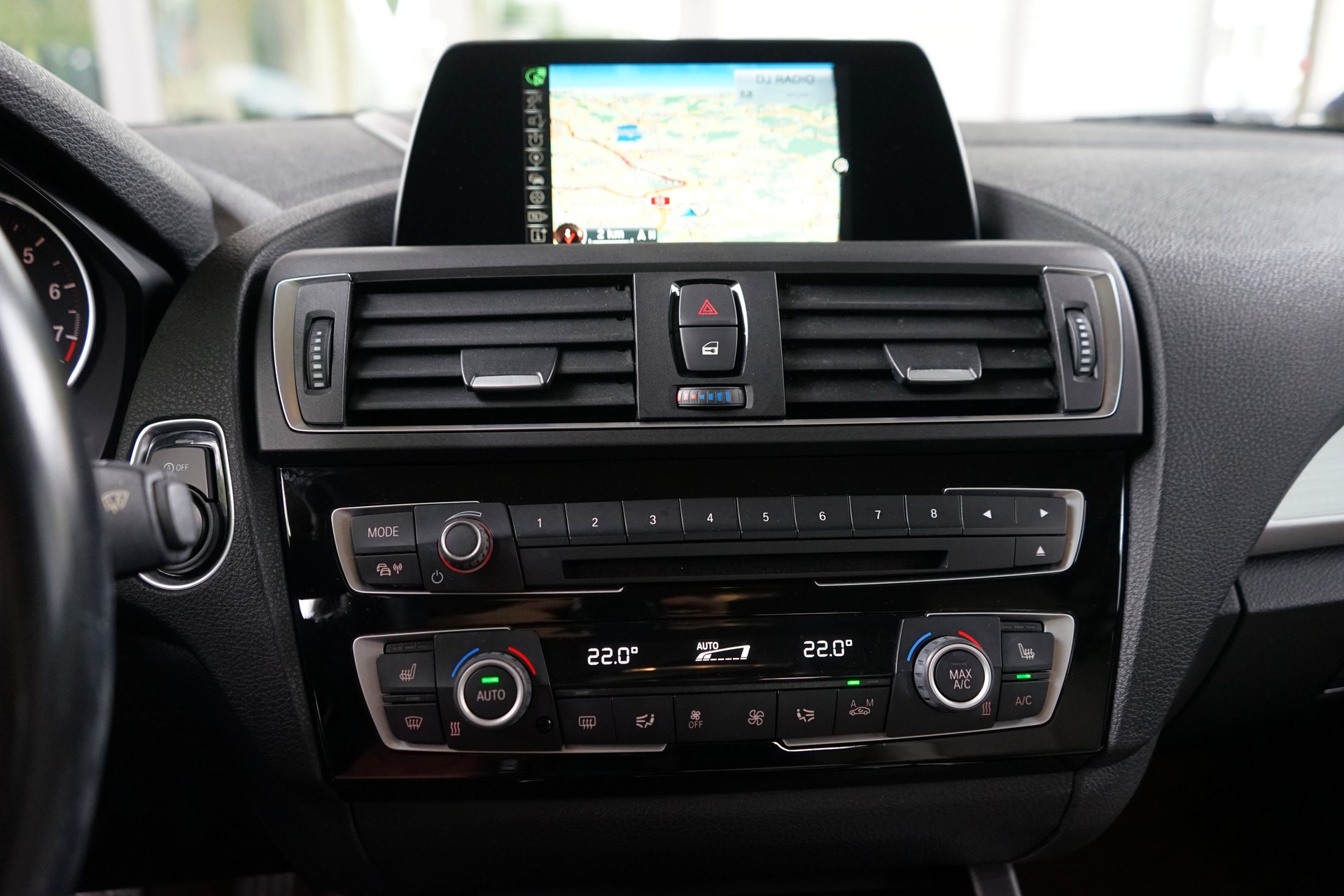 BMW 118i Sport Line Steptronic-image-10