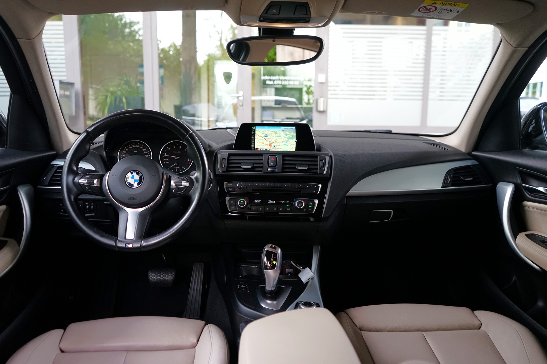 BMW 118i Sport Line Steptronic-showroom-element-3