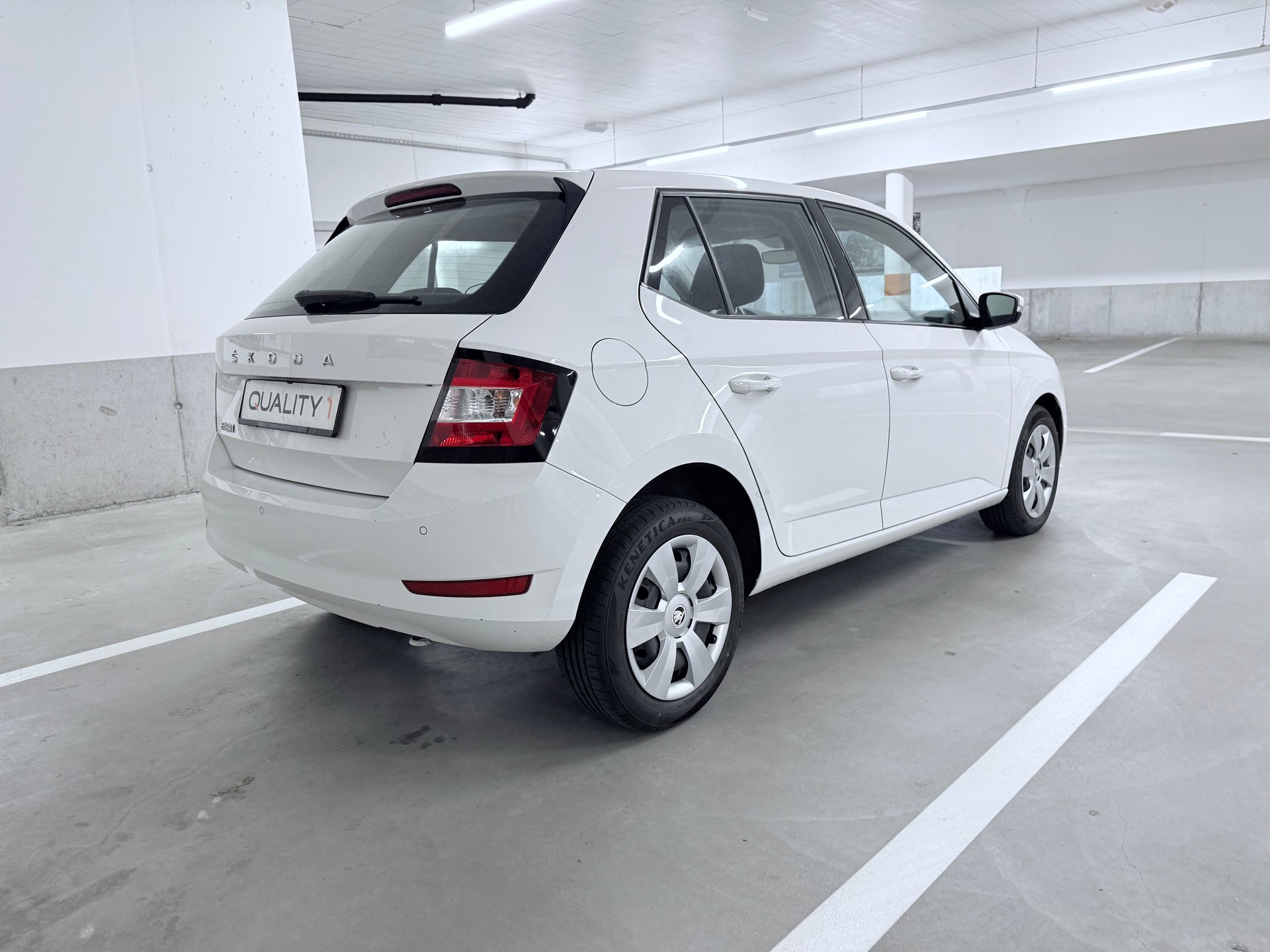 SKODA Fabia 1.0 MPI Ambition-image-8
