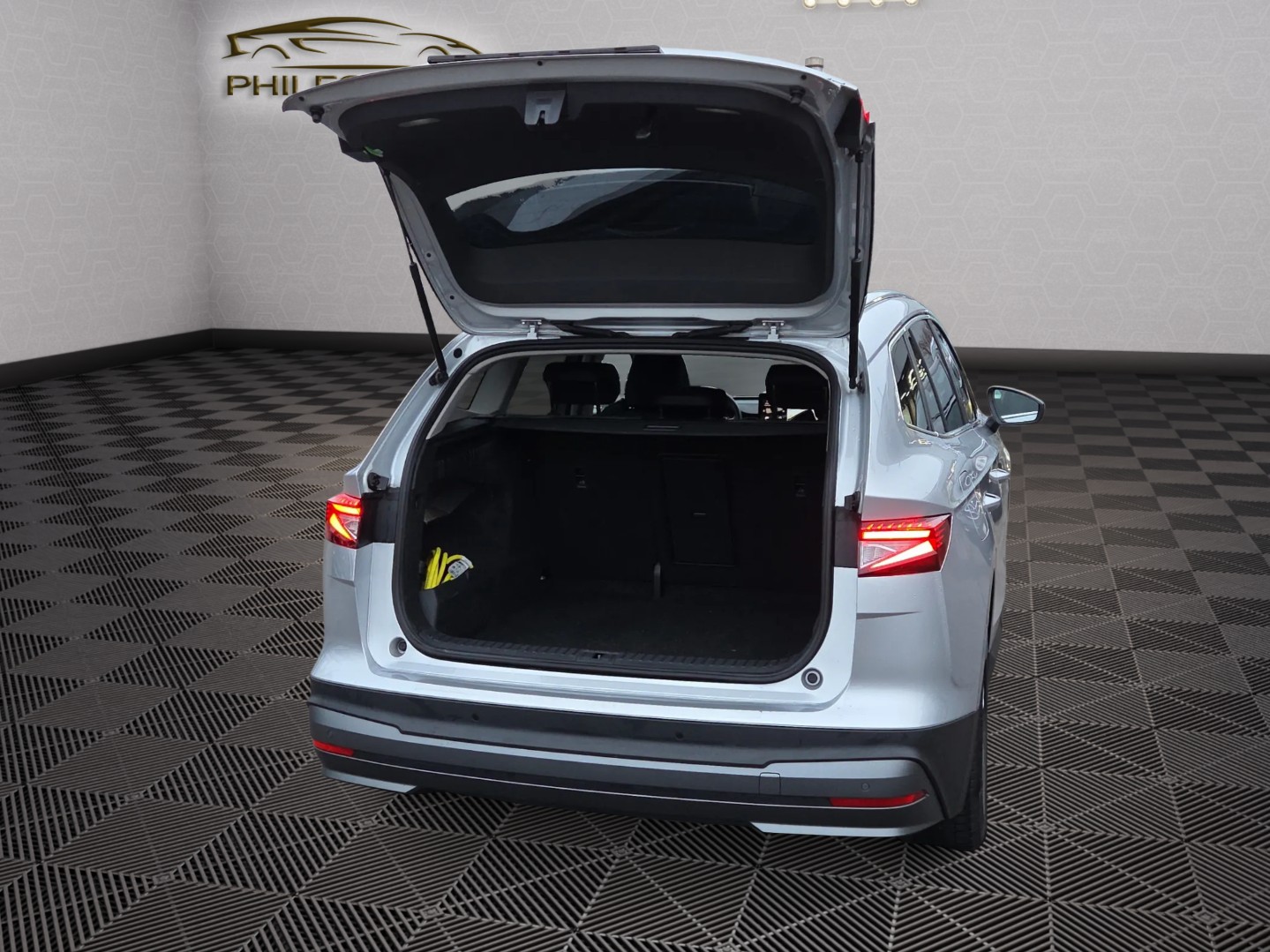 SKODA Enyaq iV 80-image-8
