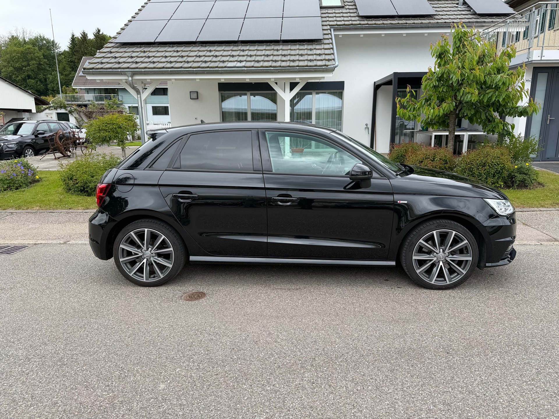 AUDI A1 Sportback 1.4 TFSI Sport S-tronic-image-4