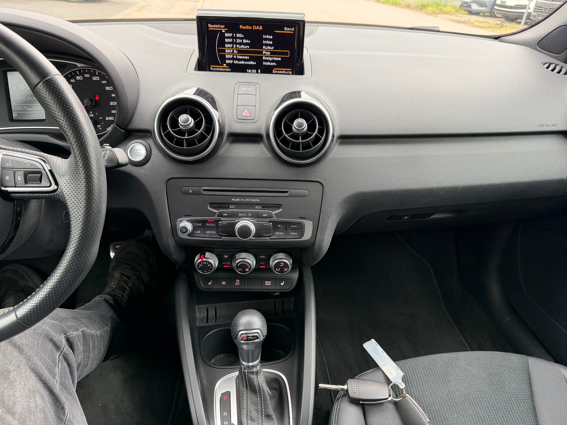 AUDI A1 Sportback 1.4 TFSI Sport S-tronic-image-11